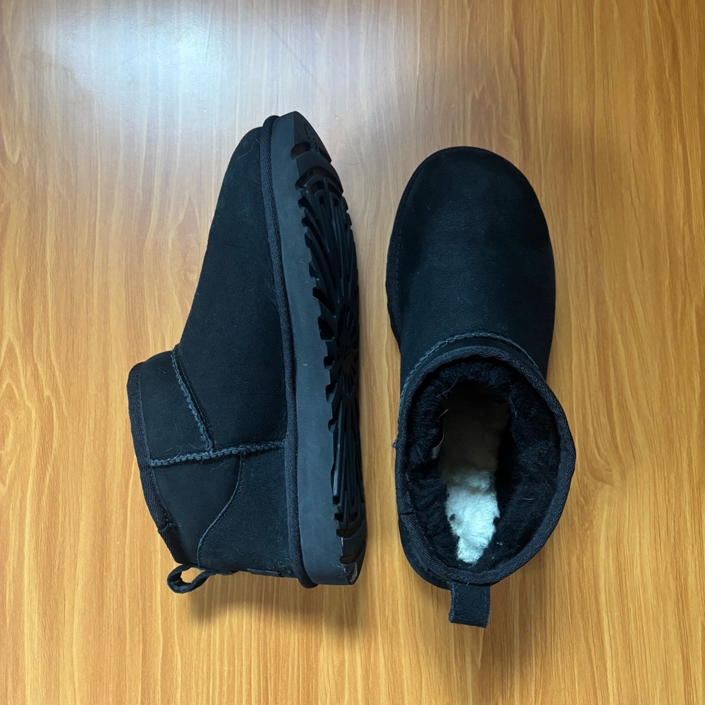 UGG Black Short Shearling-Lined Ankle Booties